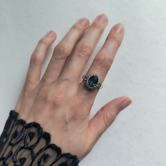 Серебряное кольцо с топазом Лондон Блю
