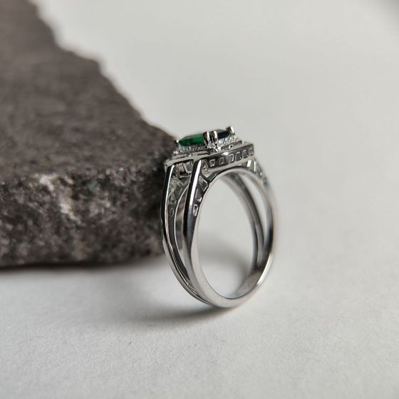Срібна каблучка зі смарагдом nano 1,067 карата