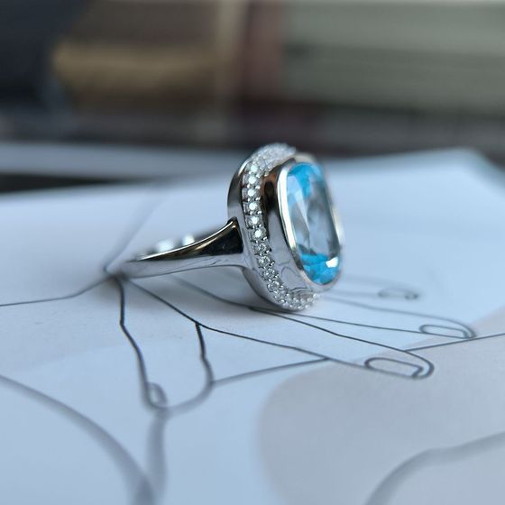 Срібна каблучка з топазом 4.81ct