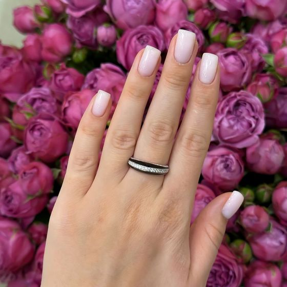 Срібна каблучка з фіанітами, емаллю