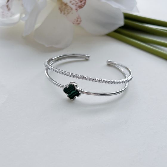 Silver bracelet with malachite