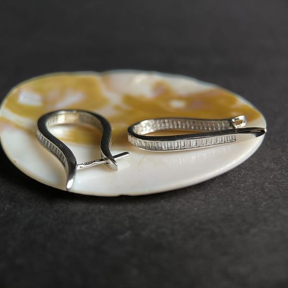 Срібні сережки з фіанітами