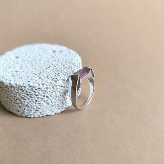 Срібна каблучка з аметистом 2,525 карата