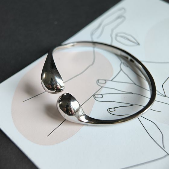 Silver bracelet without stones