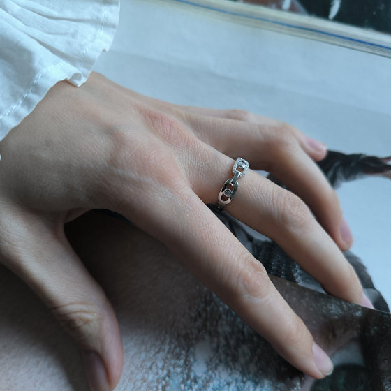 Silver ring with cubic zirconia