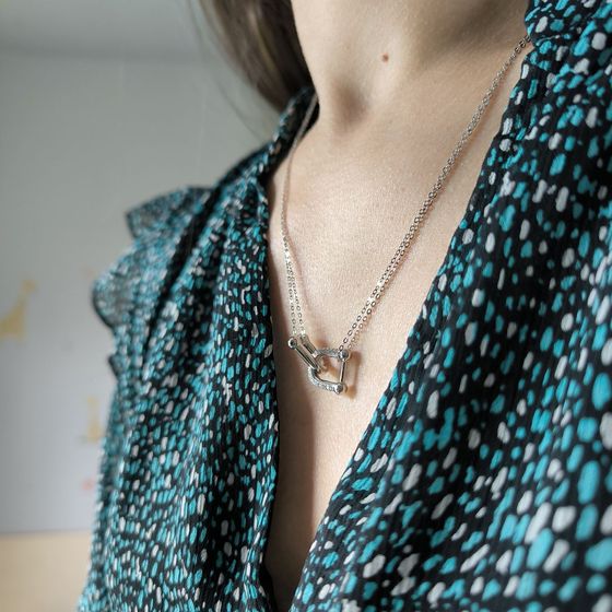 Silver necklace with phianites