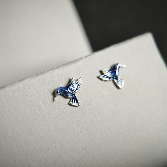 Silver earrings with yemallu