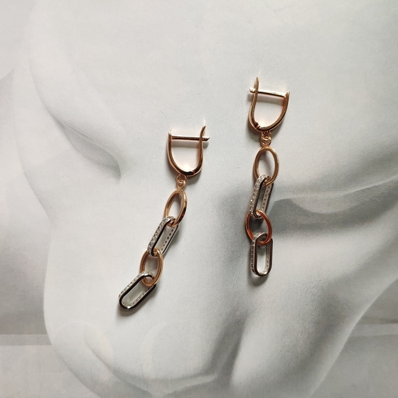 Золотые серьги с фианитами 0.84ct