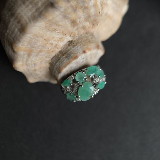 Silver ring with emerald, fianites