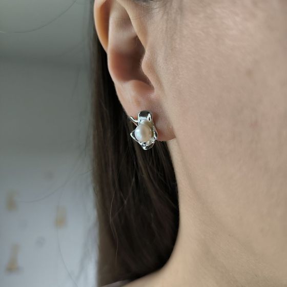 Срібні сережки з перлами