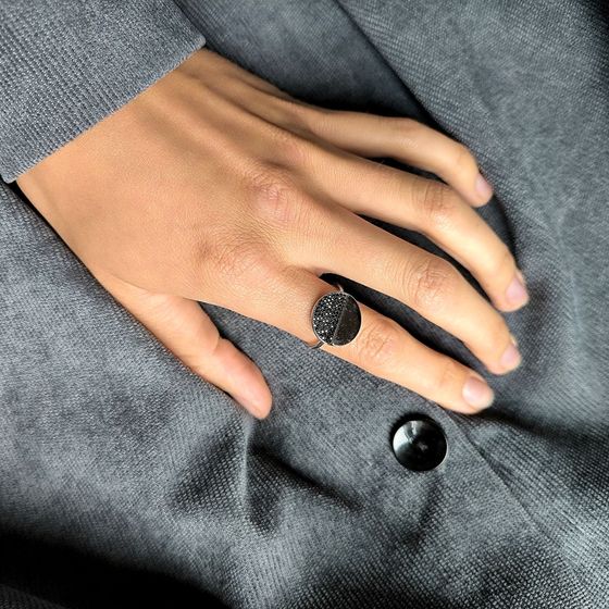 Срібна каблучка з фіанітами