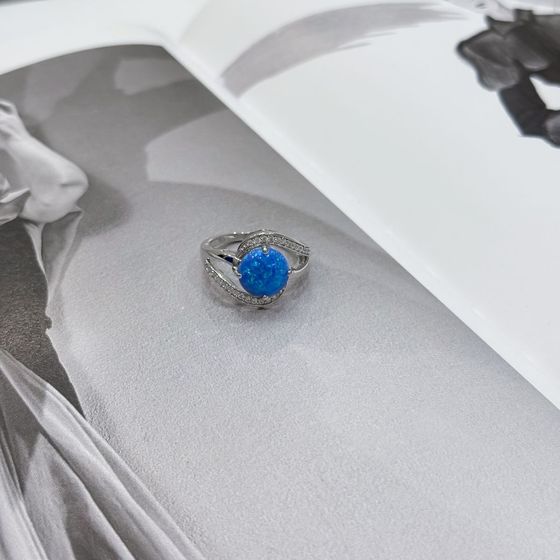 Sterling silver ring with opal 1.94ct, phianites