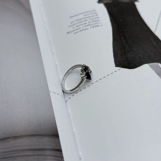 Silver ring with sapphire 1.548ct