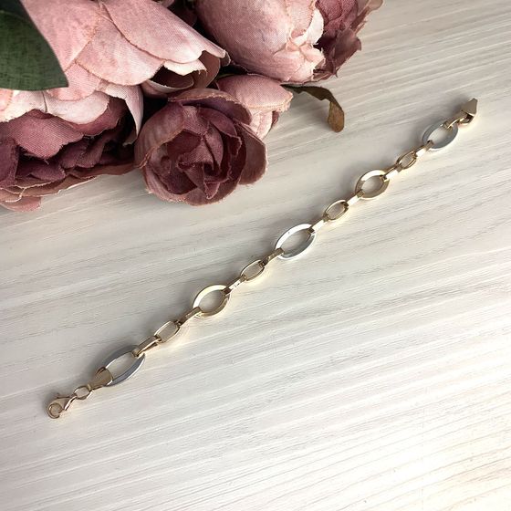 Gold bracelet without stones