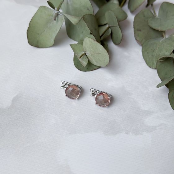 Silver earrings with 5.575 ct sultanaite