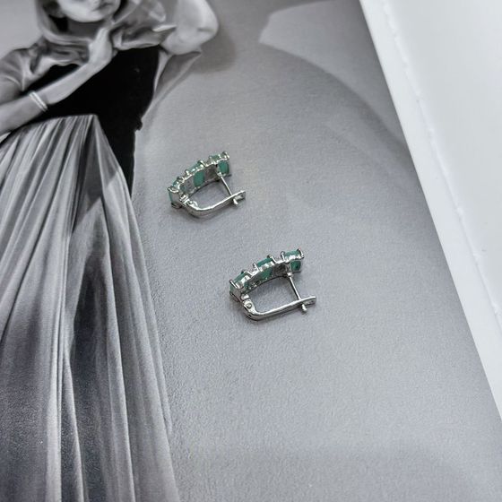 Срібні сережки зі смарагдом, фіанітами