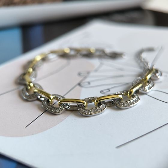 Silver bracelet with phianites