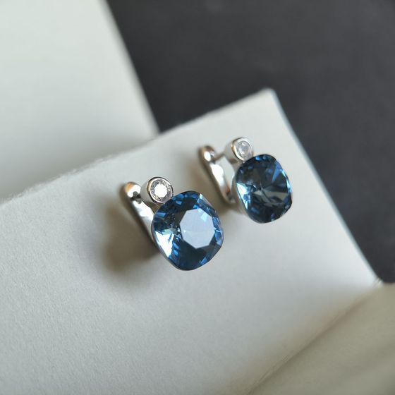 Срібні сережки з фіанітами