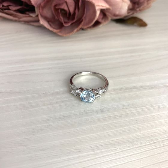 Silver ring with a 1.993-carat topaz