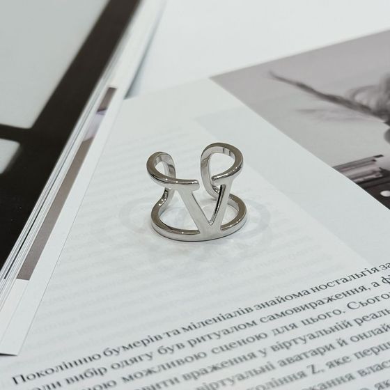 Срібна каблучка без каменів