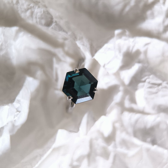 Серебряное кольцо с топазом Лондон Блю 3.465ct