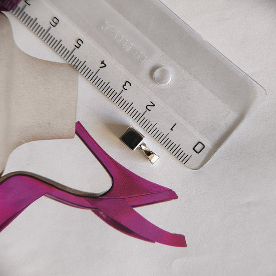 Silver pendant without stones