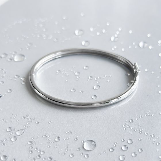 Silver bracelet without stones