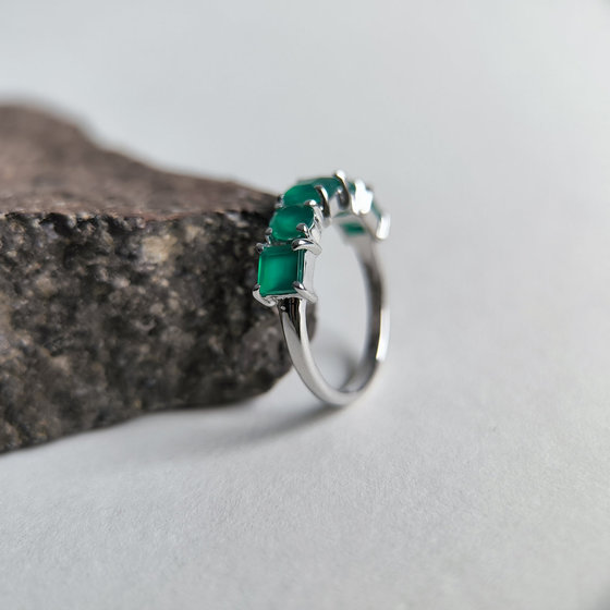 Silver ring with agate 1.557ct