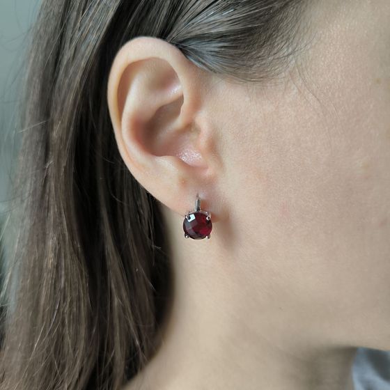 Silver earrings with garnet (nano)