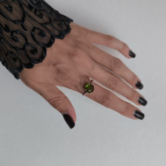 Серебряное кольцо с хризолітом 2.285ct