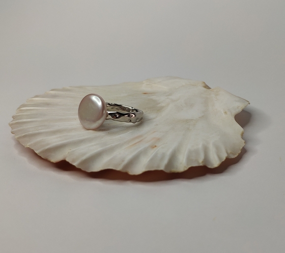 Silver ring with baroque pearls