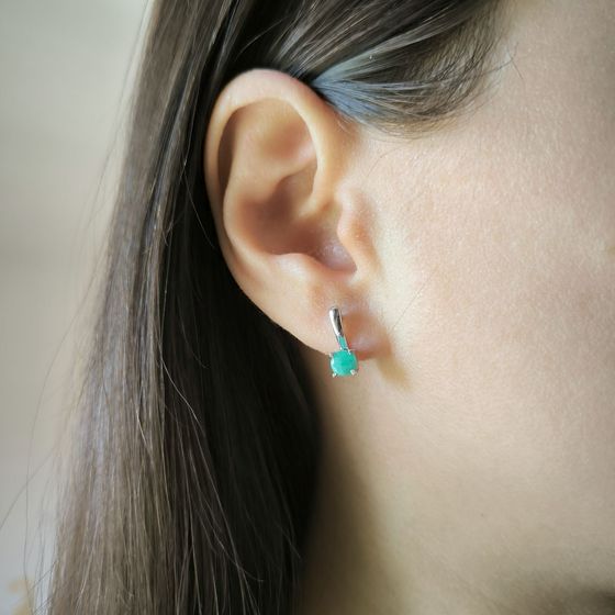 Срібні сережки зі смарагдом 0,8 карата