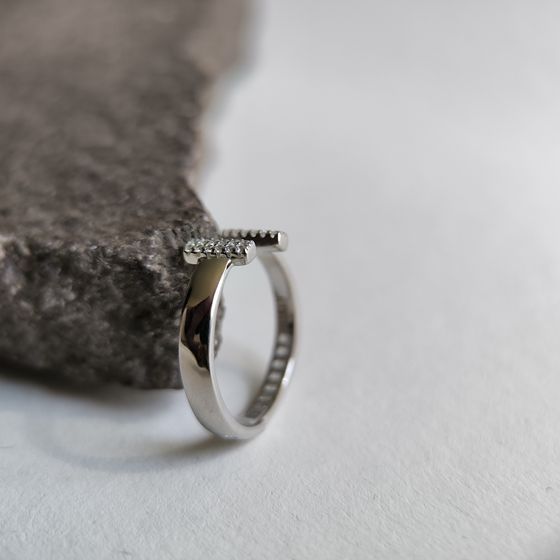 Серебряное кольцо с фианитами