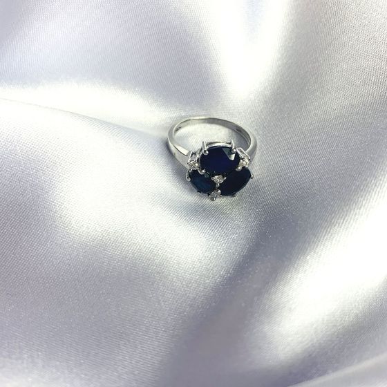 Серебряное кольцо с сапфиром 4.367ct