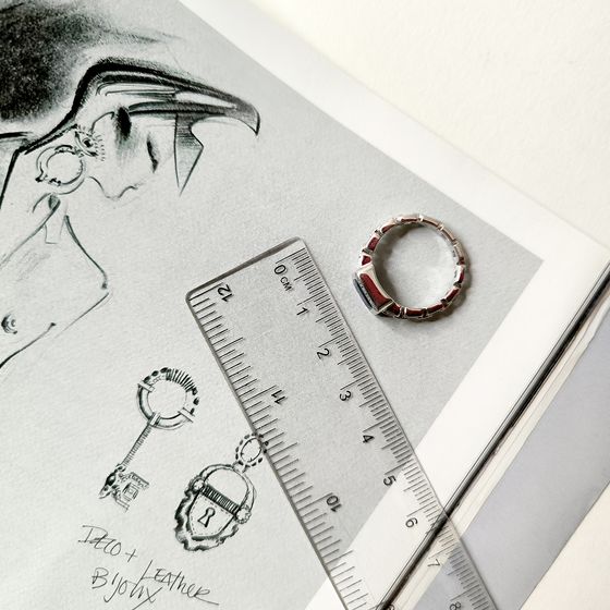 Срібна каблучка з сапфіром 1,833 карата