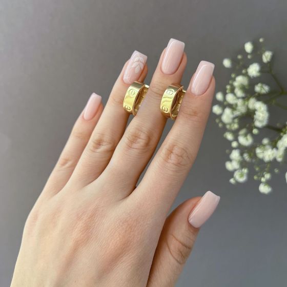 Gold earrings without stones