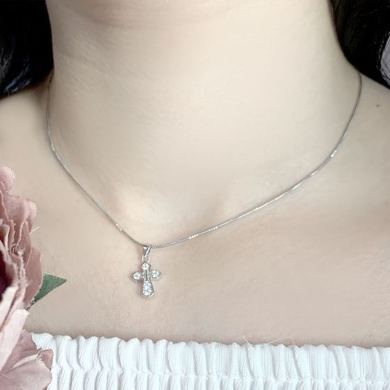 Серебряный крестик с фианитами