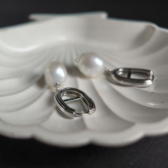 Срібні сережки з перлами бароковими