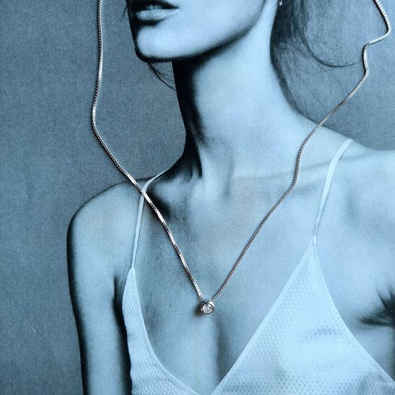 Silver necklace with phianites