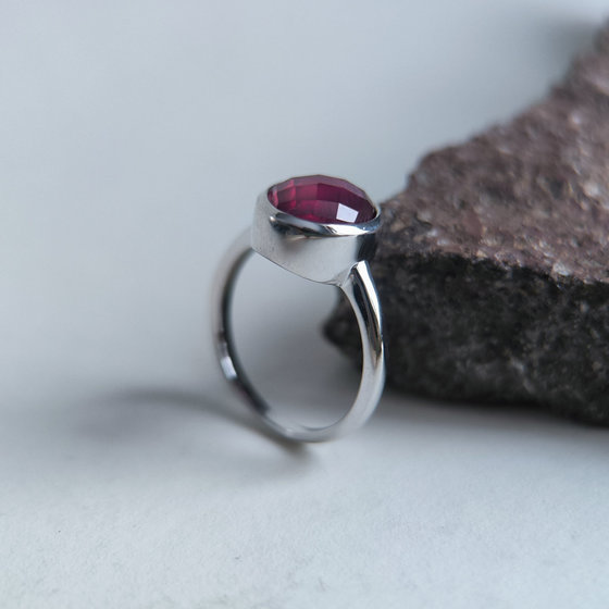 Срібне кільце з рубіном 3,5 карата