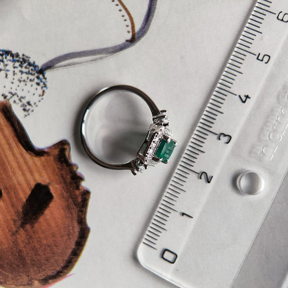 Срібна каблучка з агатом 1.568ct, фіанітами