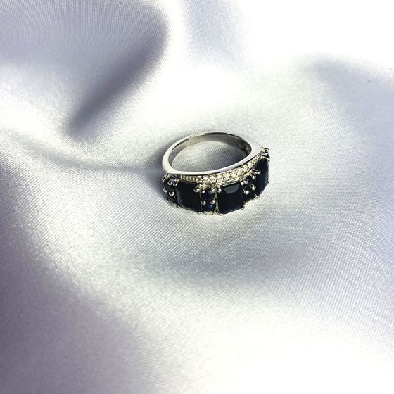 Серебряное кольцо с сапфиром 5.22ct