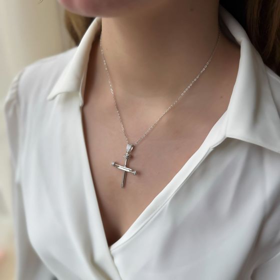 Срібне кольє з фіанітами