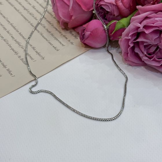 Silver chain without stones