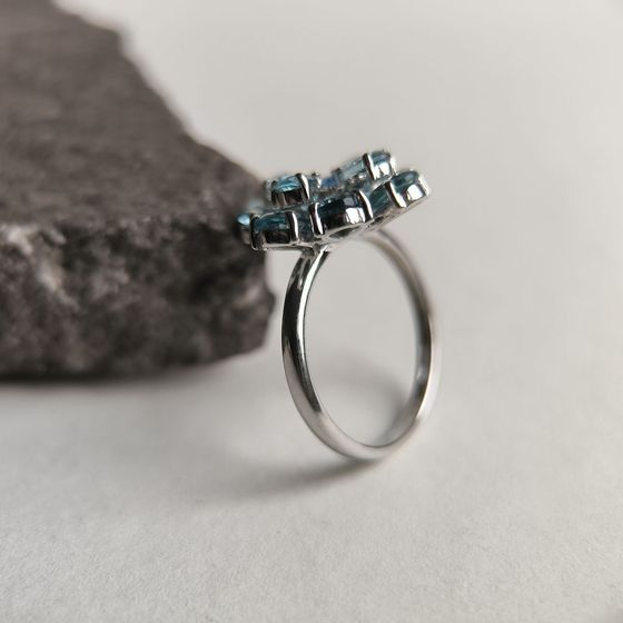 Срібна каблучка з топазом «Лондон Блю», топазом