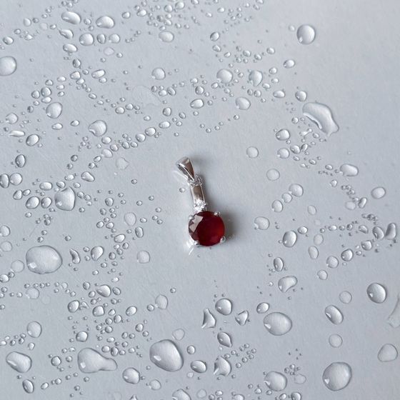 Серебряная подвеска с рубином 2.783ct, фианитами