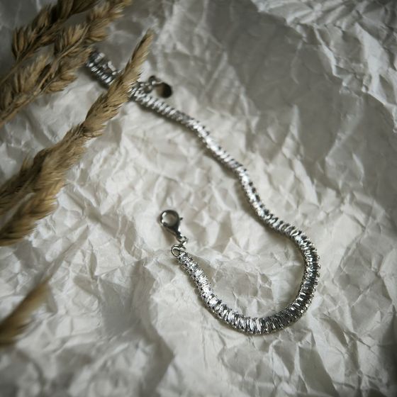 Silver bracelet with phianites