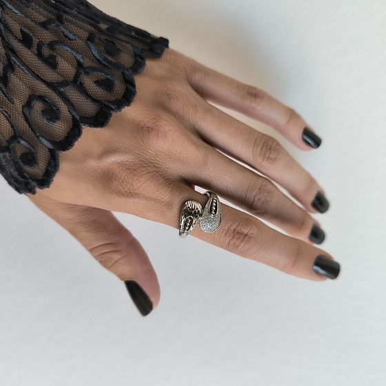 Срібна каблучка з фіанітами