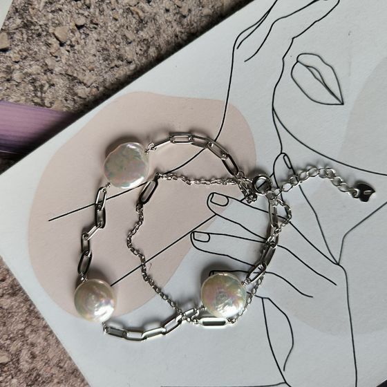 Silver bracelet with baroque pearls
