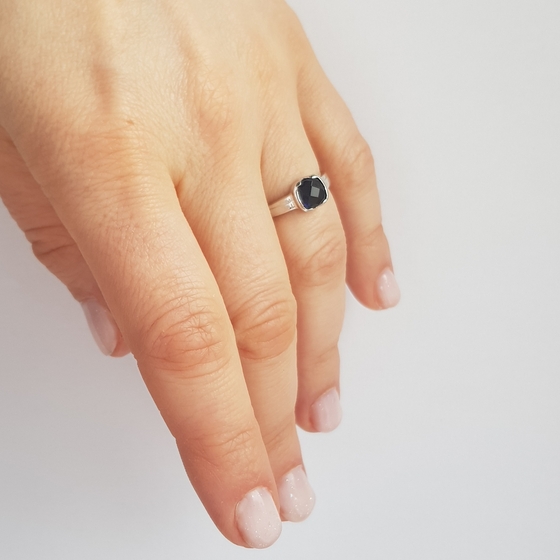 Серебряное кольцо с сапфиром nano 1.1ct